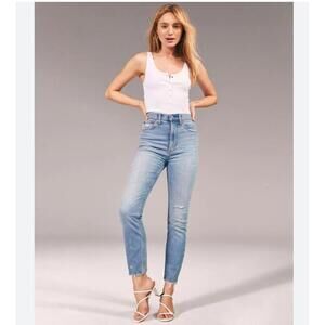 Abercrombie & Fitch Ultra High Rise Mom Jeans